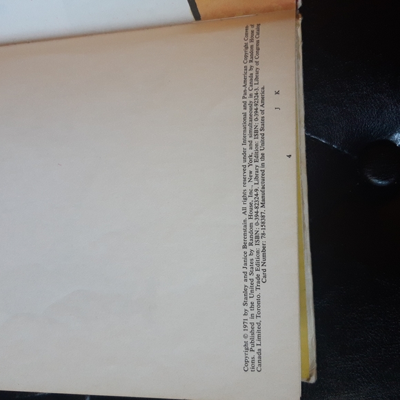 1971 The Berenstains B Book by Stanley & Janice Berenstain First Edition - Picture 3 of 7